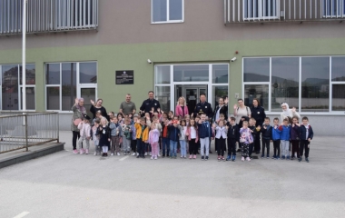 Grupa mališana iz obdaništa Lastavica posjetila Centar za edukaciju i  smještaj Specijalne policijske jedinice 