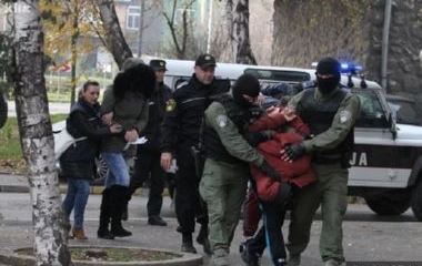 U nastavku operativne akcije "META III", policijski timovi izvršili pretrese na 3  lokacije u Zenici, kojom prilikom su 4 lica stavljena pod kontrolu i  lišena slobode 