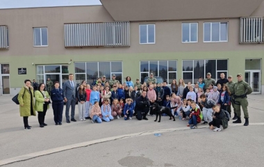 Učenici Osnovne škole "Mehmedalija Mak Dizdar"  iz Visokog u posjeti Specijalnoj policijskoj jedinici Uprave policije MUP-a ZDK