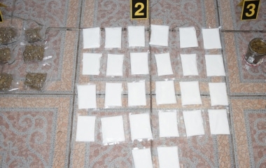 Policija u Tešnju prilikom pretresa pronašla i oduzela oko 2.4 kg opojne droge  i municiju
