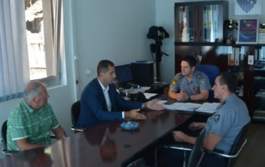 Ministar unutrašnjih poslova ZDK Emir Vračo i  policijski komesar Admir Gazić posjetili Policijsku stanicu Kakanj 